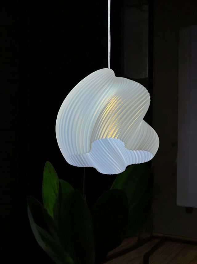 Swirl Rise Pendant(Crystal)